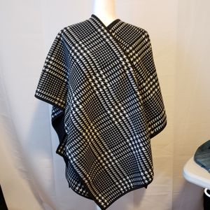 IKE BEHAR Black‎ & Cream Wrap